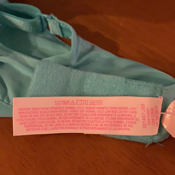 New Victoria Secret Bra 34DD - Picture 6 of 6